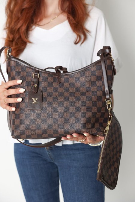 شنطة - Louis Vuitton / مع جزدان داخلي